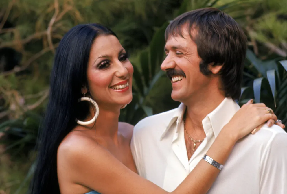 Cher and Sonny Bono pose for a promotional photo for "The Sonny and Cher Show" in 1970. | Photo: Getty Images