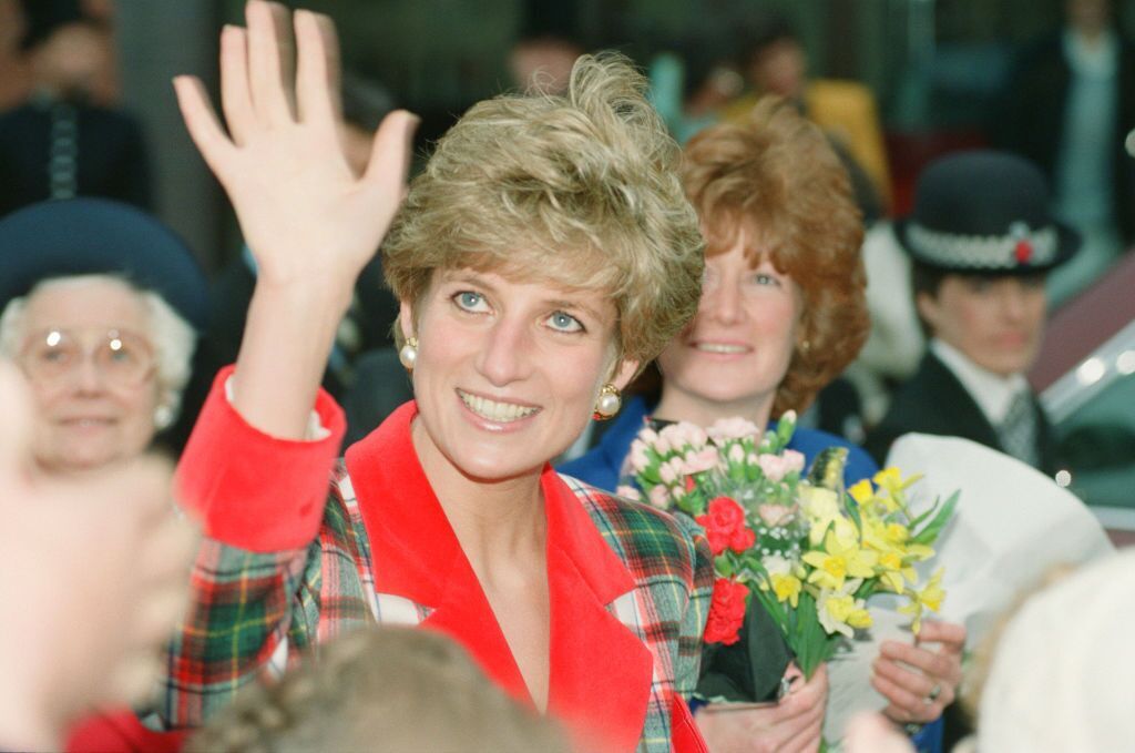 Princess Diana at Didsbury and Wigan in the North West of England on November 25, 1991 | Photo: Andrew Stenning/Mirrorpix/Getty Images