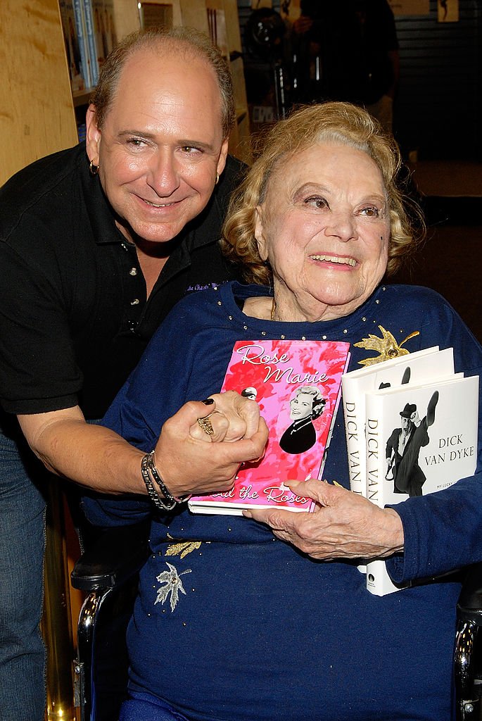 Larry Mathews and Rose Marie at the signing of Dick Van Dyke's new book "My Lucky Life In And Out Of Show Business" on May 10, 2011, in Los Angeles | Photo: Getty Images