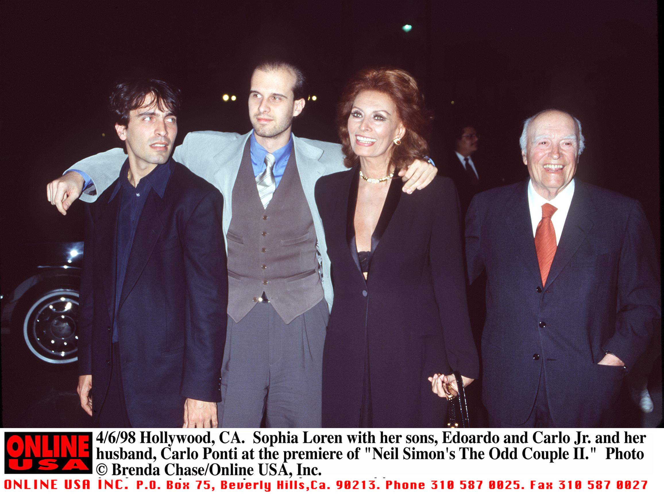 Sophia Loren, Edoardo and Carlo Jr., and Carlo Ponti Sr. at the premiere of "Neil Simon's The Odd Couple II" on April 6, 1998, in Hollywood, California. | Source: Brenda Chase/Online USA, Inc/Getty Images