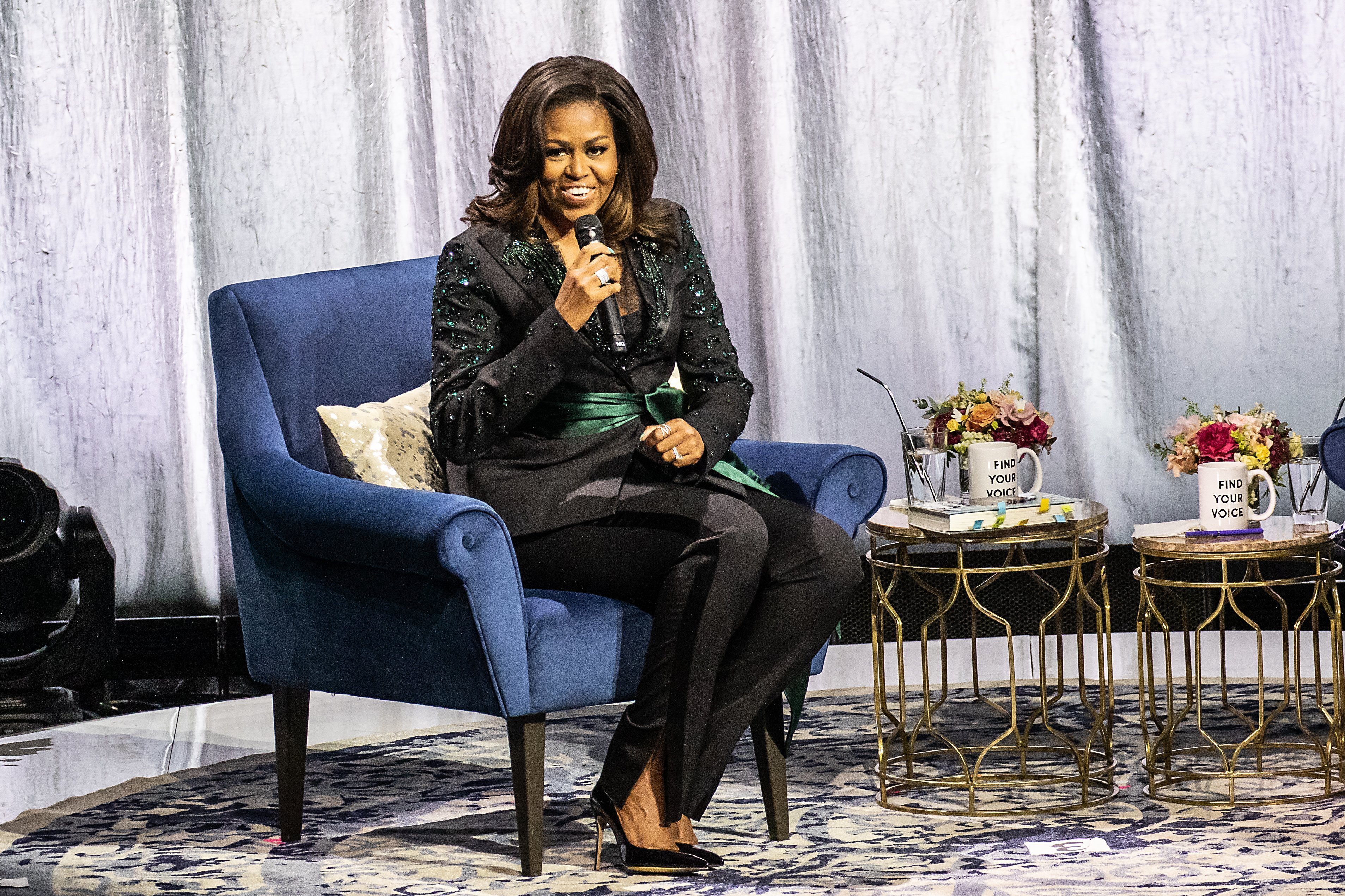 Michelle Obama held a conversation with Phoebe Robinson about her book "Becoming" at Oslo Spektrum on April 11, 2019. | Photo: Getty Images