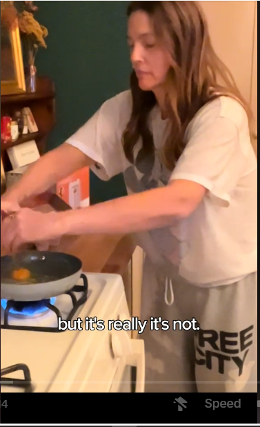 Drew Barrymore making eggs in her kitchen from a TikTok post dated March 12, 2024 | Source: Tiktok/@drewbarrymore