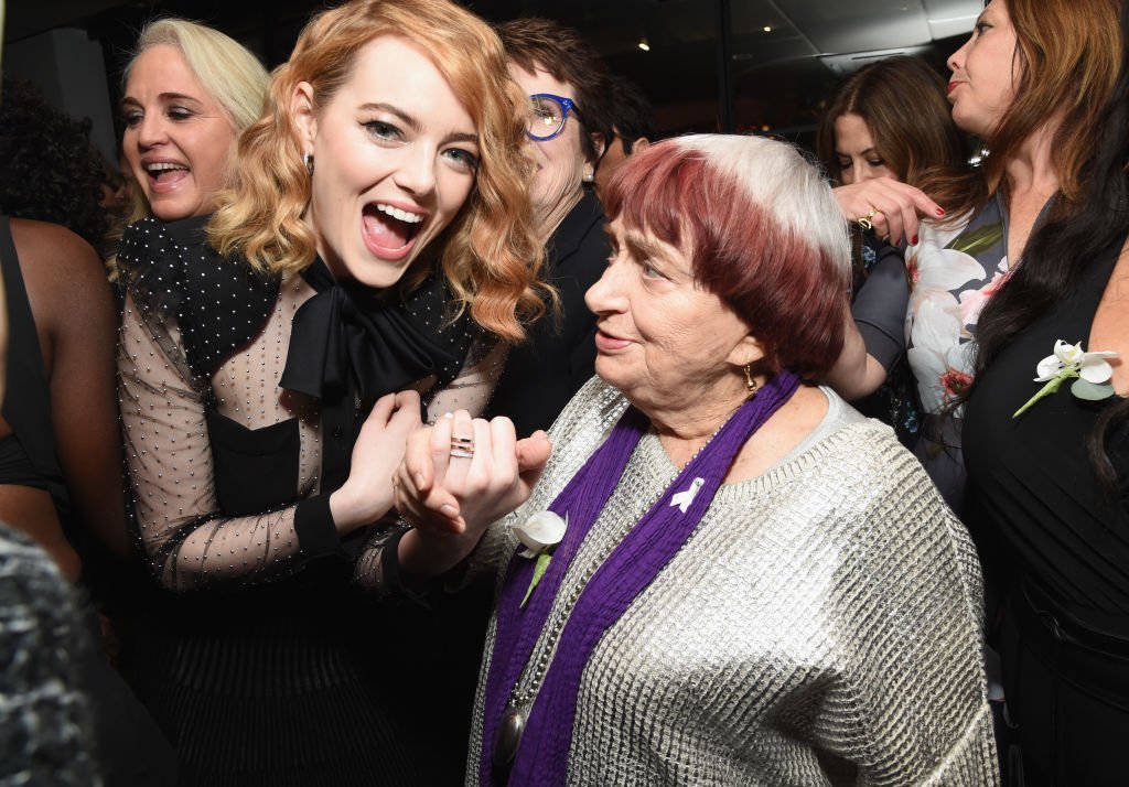 Emma Stone and Agnes Varda on March 2, 2018 in Beverly Hills, California | Source: Getty Images