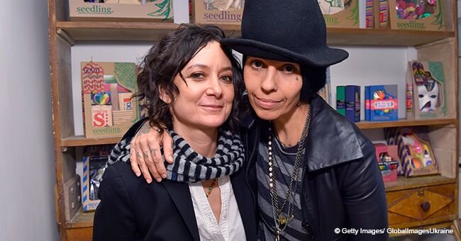 Glimpse inside Sara Gilbert's Relationship with Her Wife Linda Perry and Their Three Kids