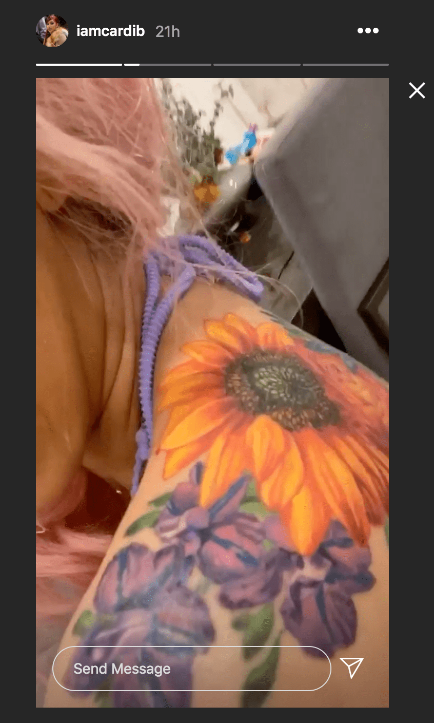 Cardi B showed off her portion of her floral full-back tattoo | Source: Instagram.com/iamcardib