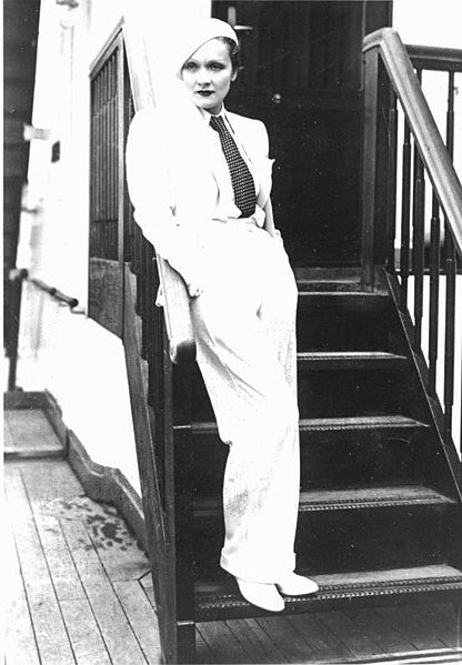 Marlene Dietrich, Mai 1933 in Paris | Quelle: Wikimedia Commons Marlene Dietrich, Mai 1933 in Paris | Quelle: Wikimedia Commons