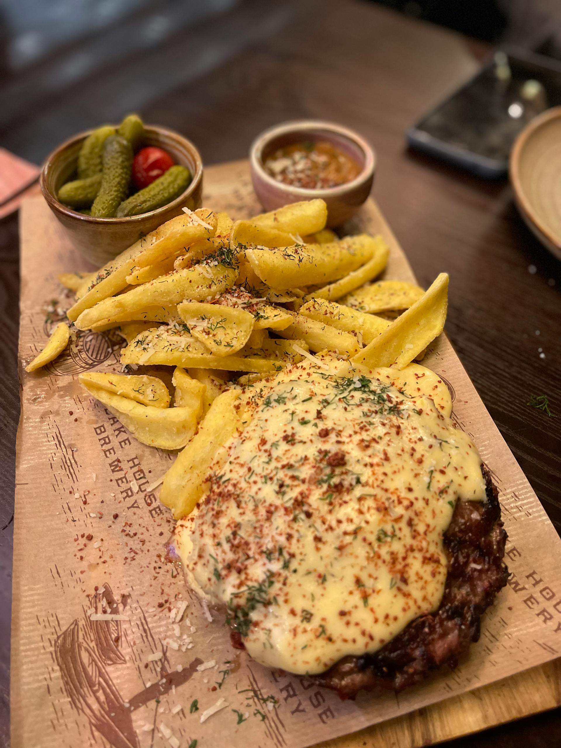 Steak with a side of french fries | Source: Pexels