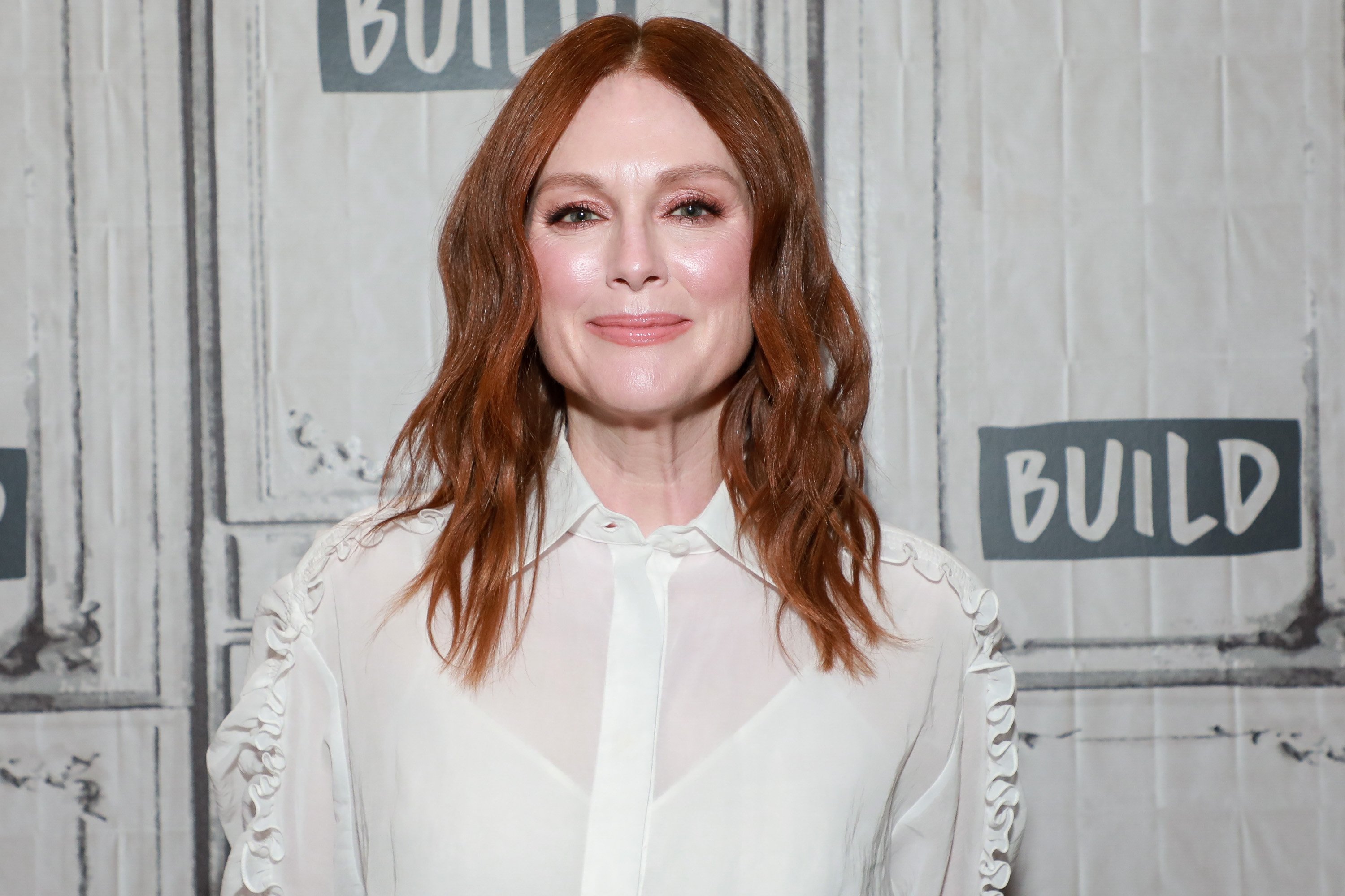 Oscar-winning actress Julianne Moore attends the 2019 online show called "Build Series." | Photo: Getty Images