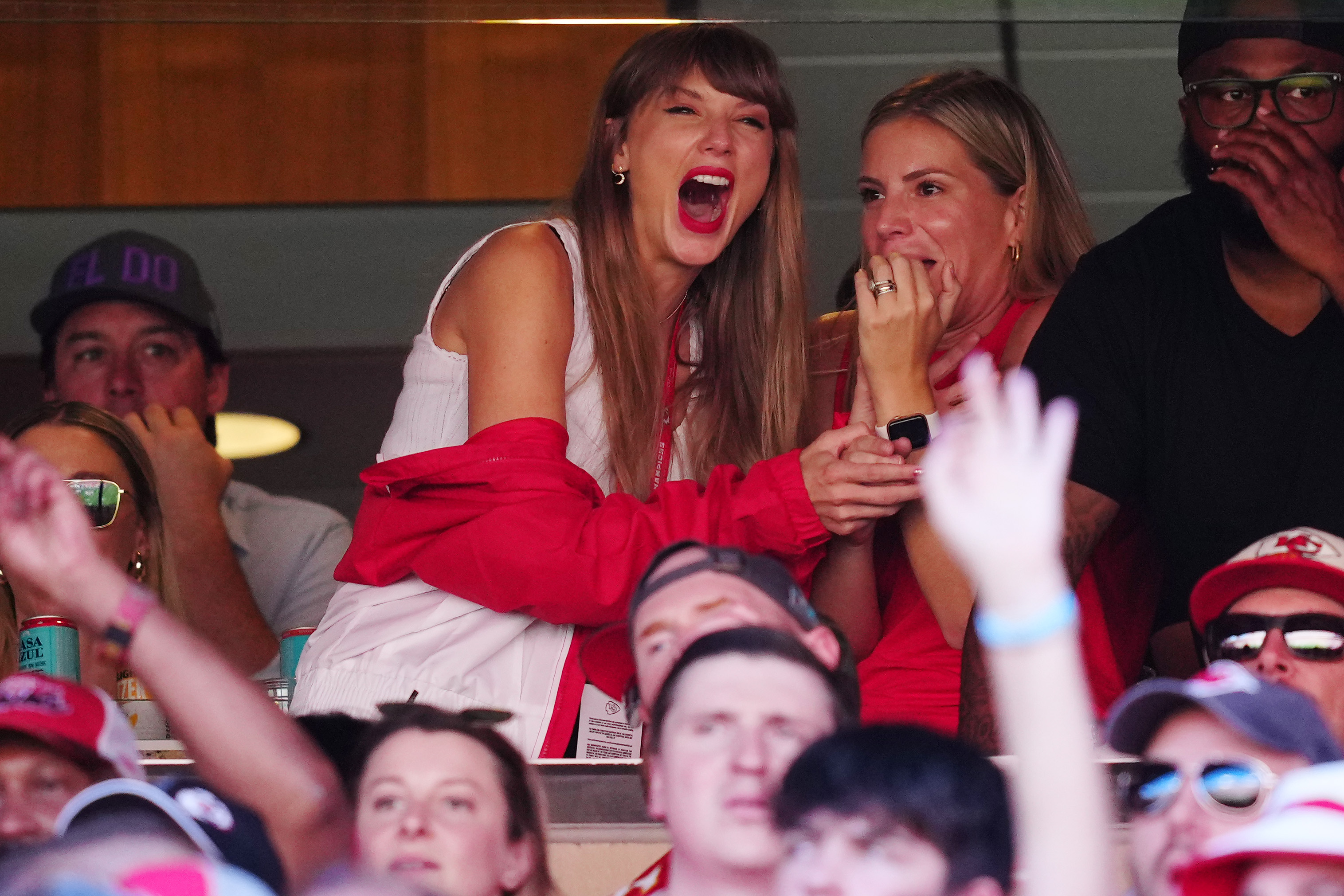 Taylor Swift is seen at the Bears vs. Chiefs game at Arrowhead Stadium on September 24, 2023 | Source: Getty Images