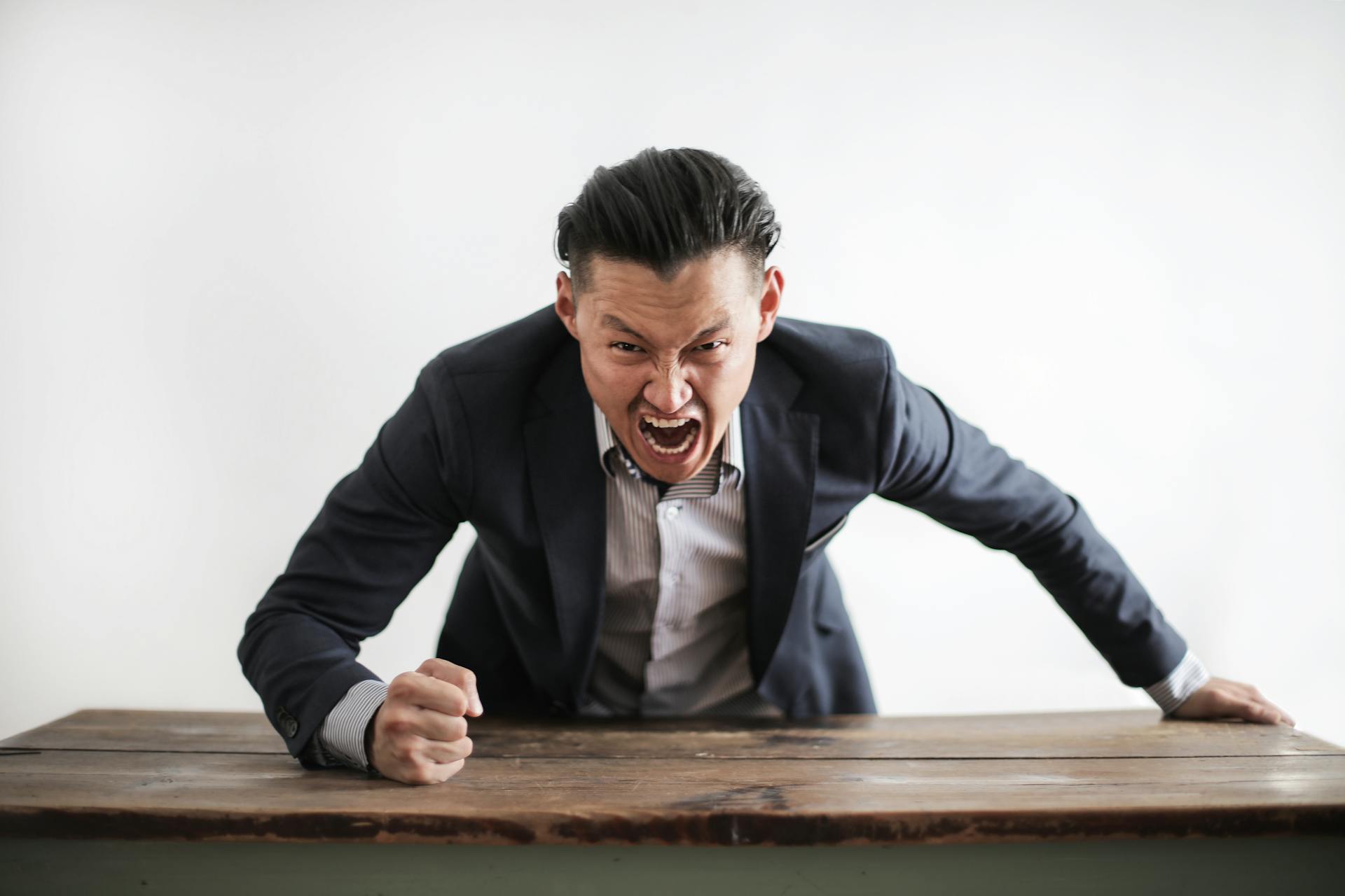 An angry man yelling | Source: Pexels