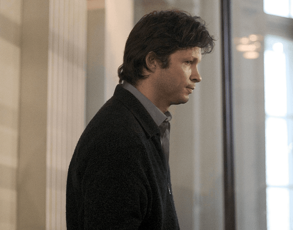 VILNIUS, LITUANIE - 16 MARS : le chanteur français Bertrand Cantat siège au tribunal le jour de l’ouverture de son procès le 16 mars 2004 à Vilnius. Cantat est accusé d'avoir assassiné sa petite amie vedette de cinéma, Marie Trintignant, qui est décédée des suites d'un conflit dans un hôtel l'année dernière. (Source : Getty Images)
