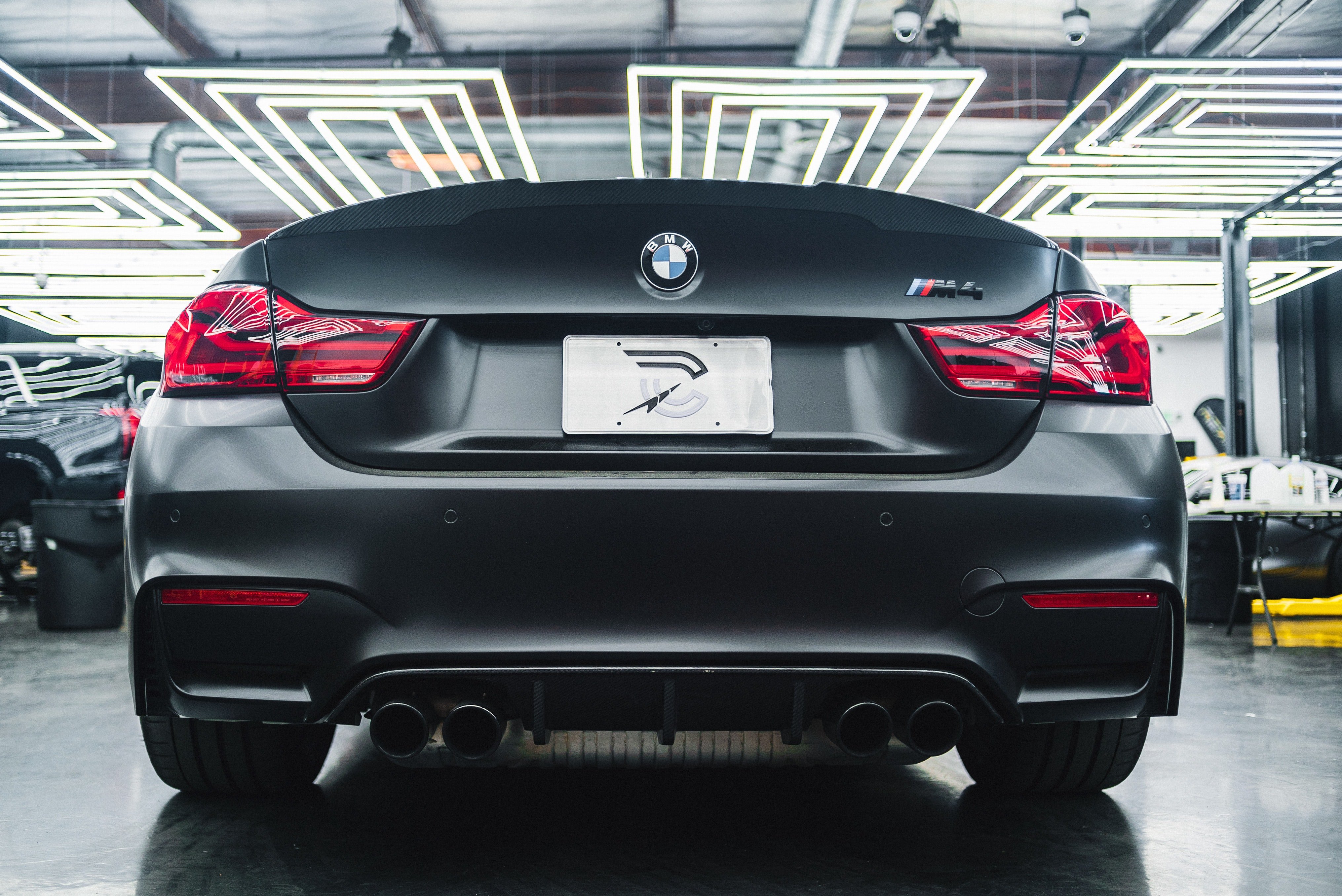 Pictured - A black BMW M4 coupe | Source: Pexels 