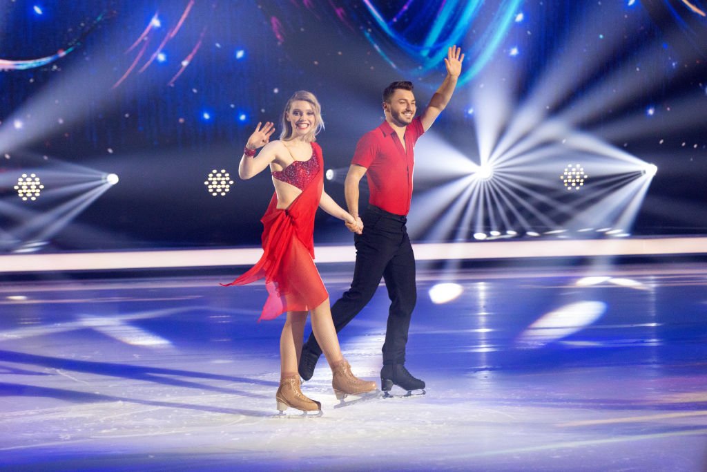 Lina Larissa Strahl und Joti Polizoakis treten während der 4. Show der TV-Serie "Dancing on Ice" 2019 in Köln auf. (Foto von Joshua Sammer) I Quelle: Getty Images