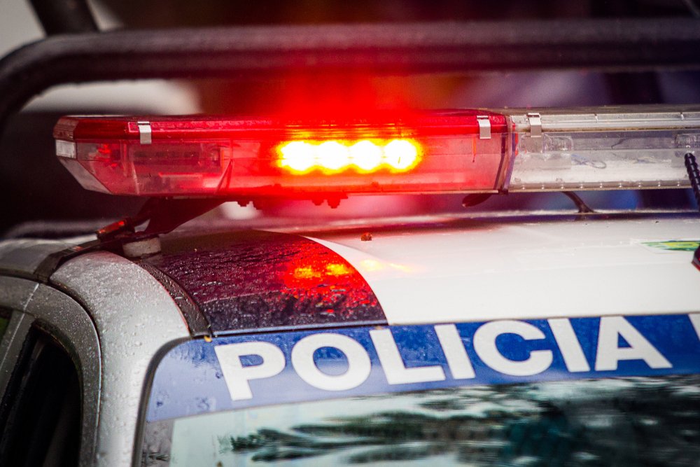 Luces de un vehículo patrulla de la policía. | Foto: Shutterstock