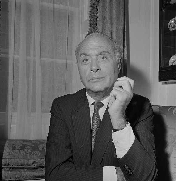 El actor francés Charles Boyer (1899-1978) retratado en Londres el 19 de julio de 1963. | Fuente: Getty Images El actor francés Charles Boyer (1899-1978) retratado en Londres el 19 de julio de 1963. | Fuente: Getty Images