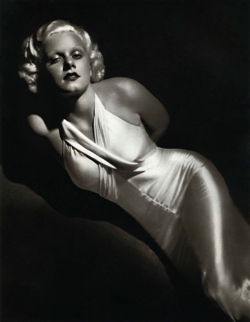 Actress Jean Harlow in a scene from the movie "Bombshell". | Source: Getty Images