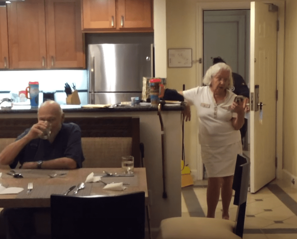 A granddaughter attempting to surprise her grandparents. | Source: facebook.com/LightWorkersOfficial