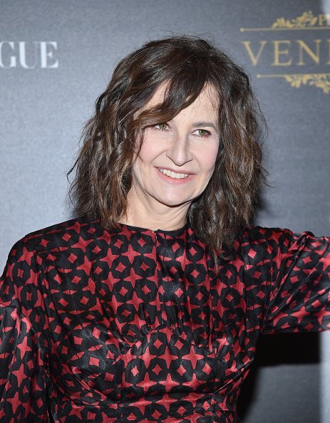 Valérie Lemercier assiste à l'exposition Irving Penn Private Viewing organisée par Vogue | Photo : Getty Images