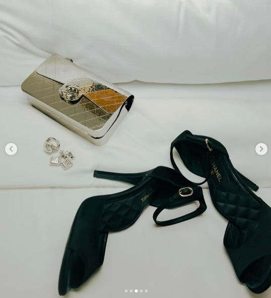 The shoes, bag and accessories Riley Keough wore for her look posted on January 16, 2024 | Source: Instagram/rileykeough