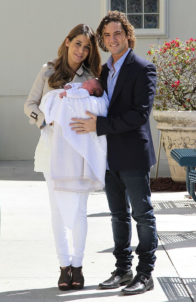 Elena Tablada y David Bisbal con su hija recién nacida.| Fuente: Getty Images Elena Tablada y David Bisbal con su hija recién nacida.| Fuente: Getty Images