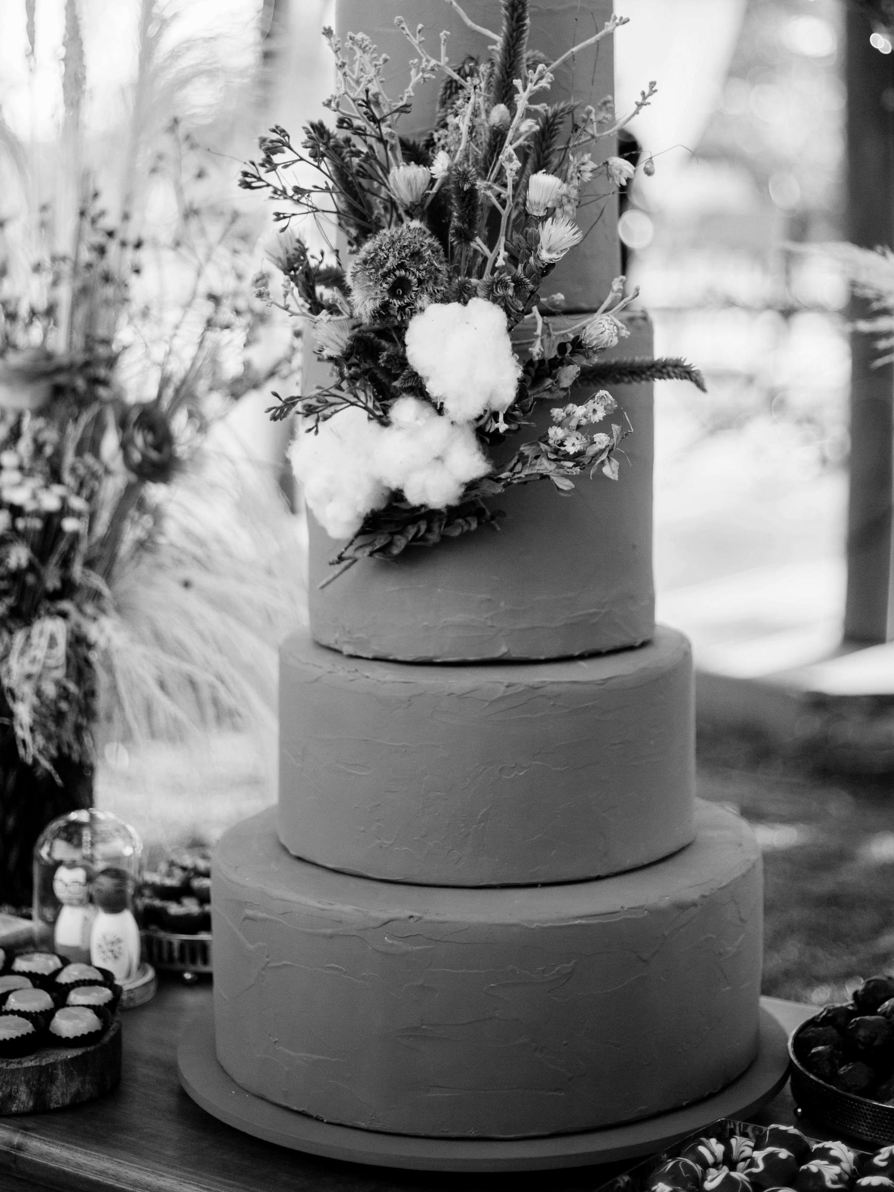 The colossal wedding cake | Source: Pexels