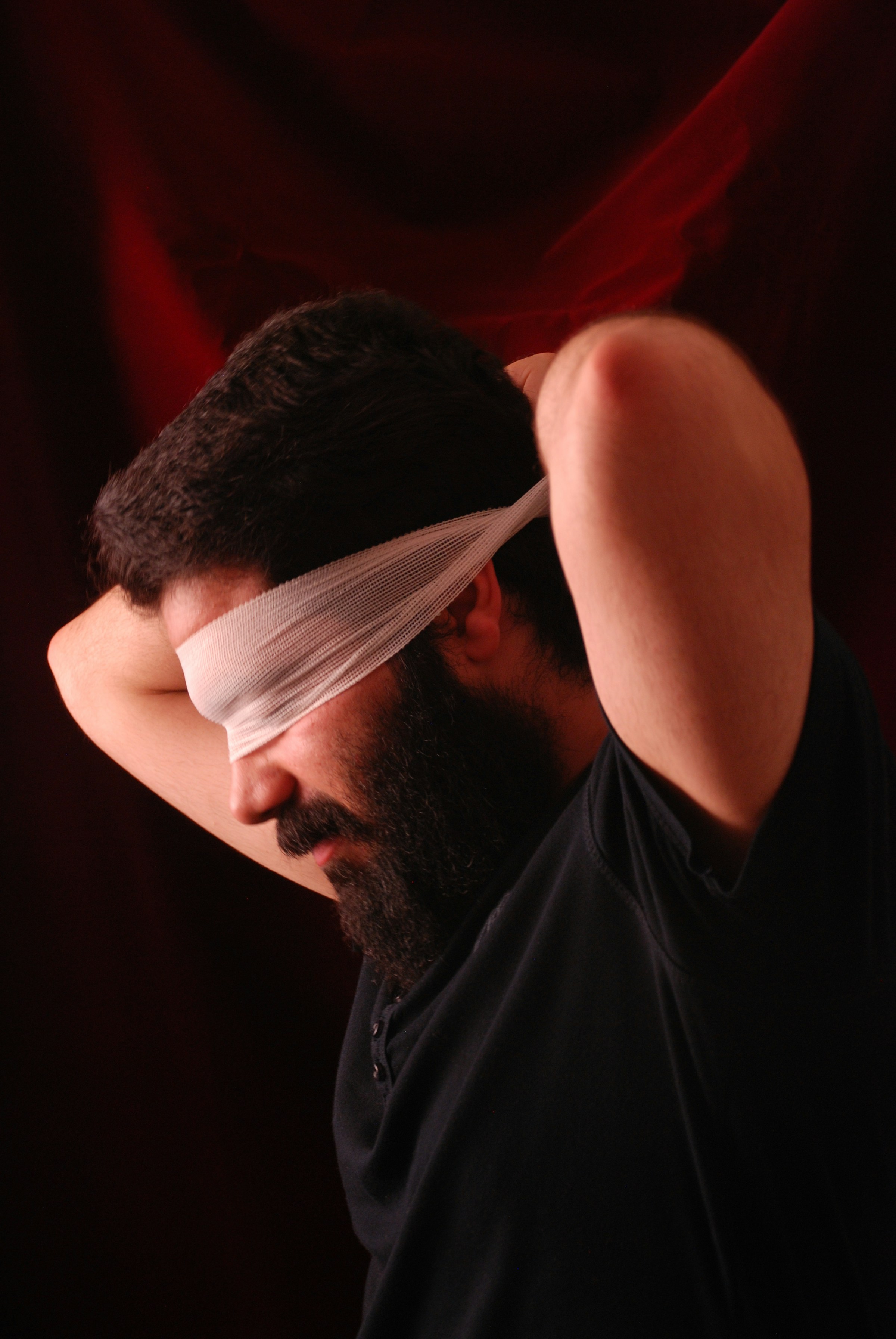 Man with a blindfold | Source: Unsplash
