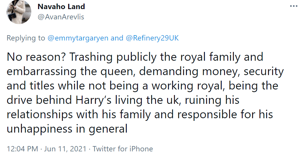 A Twitter user comments on the Duchess Meghan article by "Refinery29" on June 11, 2021 | Photo: Twitter/@Refinery29UK