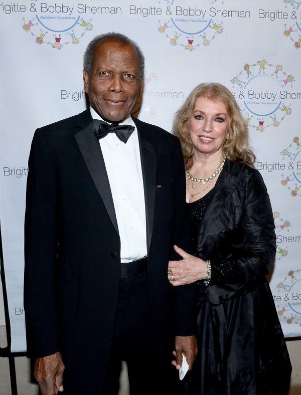 Sidney Poitier and Joanna Shimkus on December 19, 2015 in Beverly Hills, California | Source: Getty Images