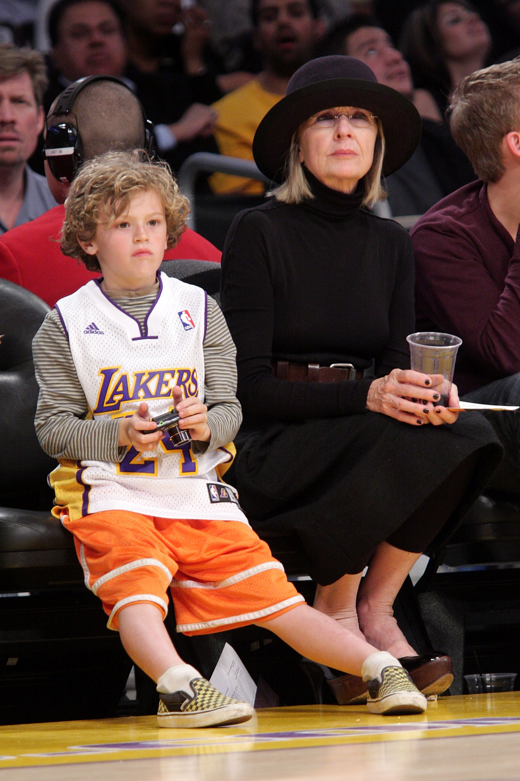 Diane Keaton with her son at the Los Angeles Lakers versus Denver Nuggets game at Staples Center on April 9, 2009, in California. | Source: Getty Images