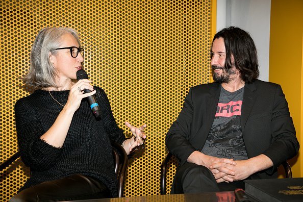 Alexandra Grant and Keanu Reeves at the 'X Artists' books launch on November 10, 2017 | Photo: Getty Images