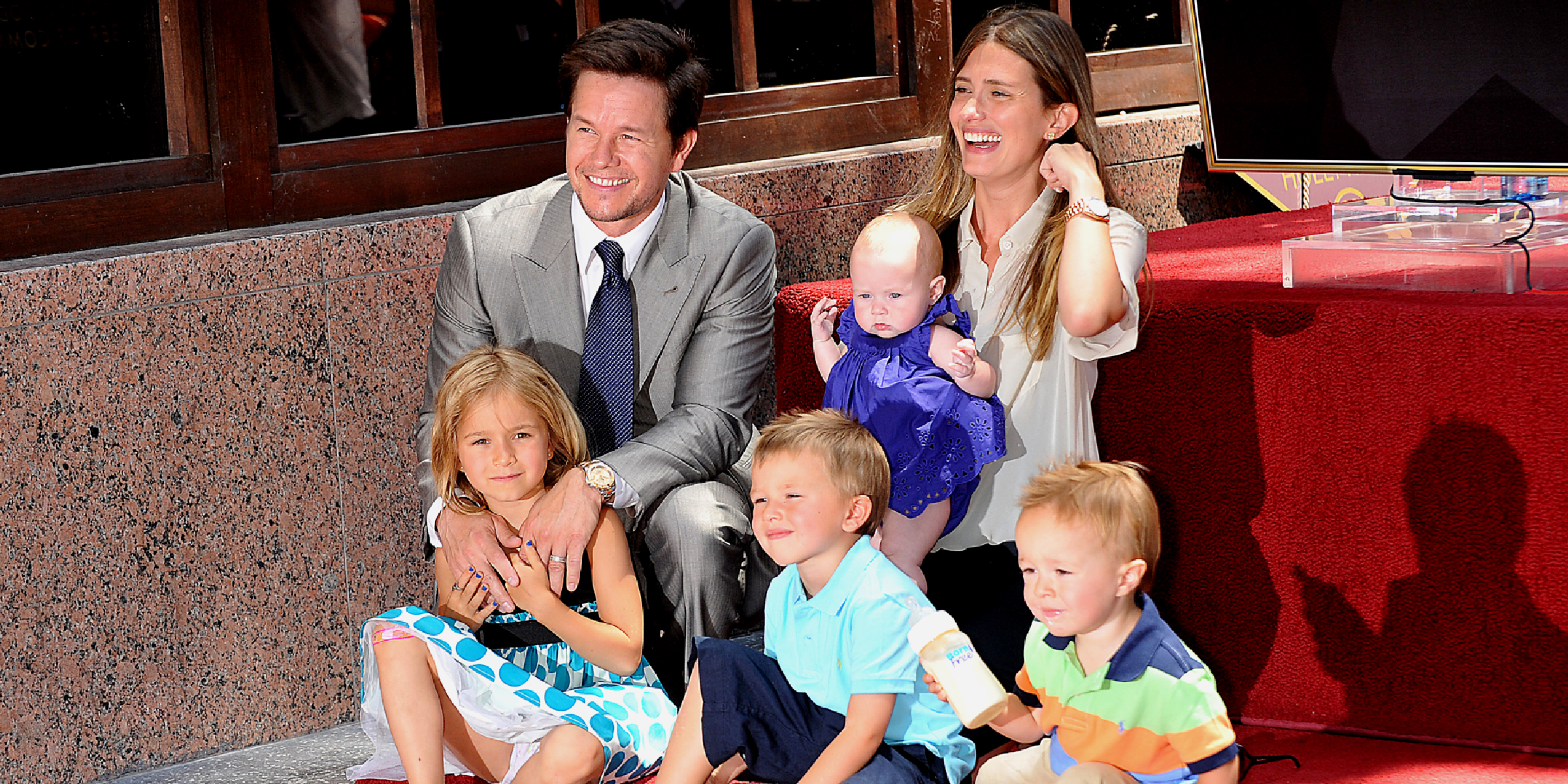 Mark Wahlberg avec sa femme Rhea Durham et leurs enfants Brendan, Grace, Ella, et Michael. | Source : Getty Images