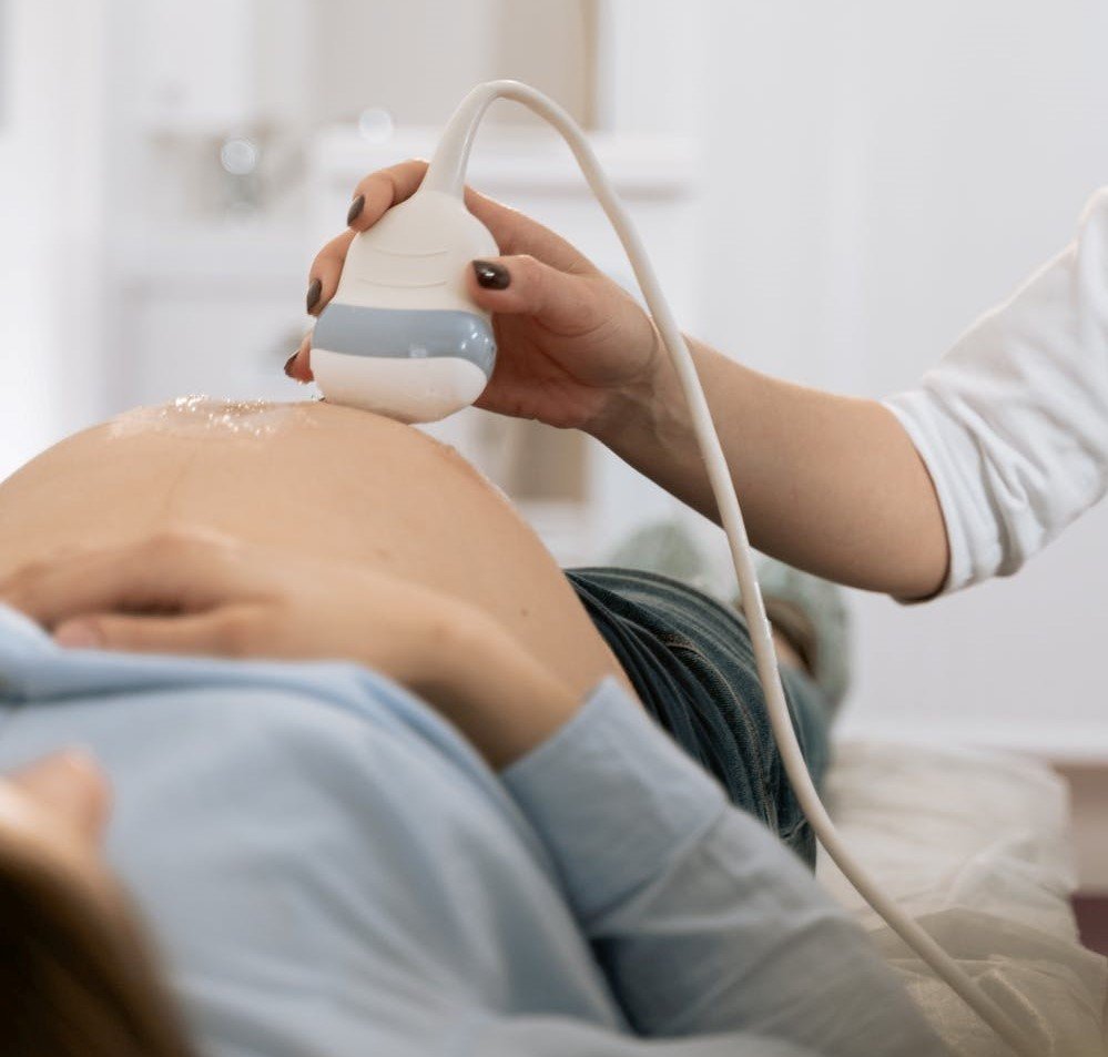 Pregnant woman undergoing ultrasound | Source: Pexels