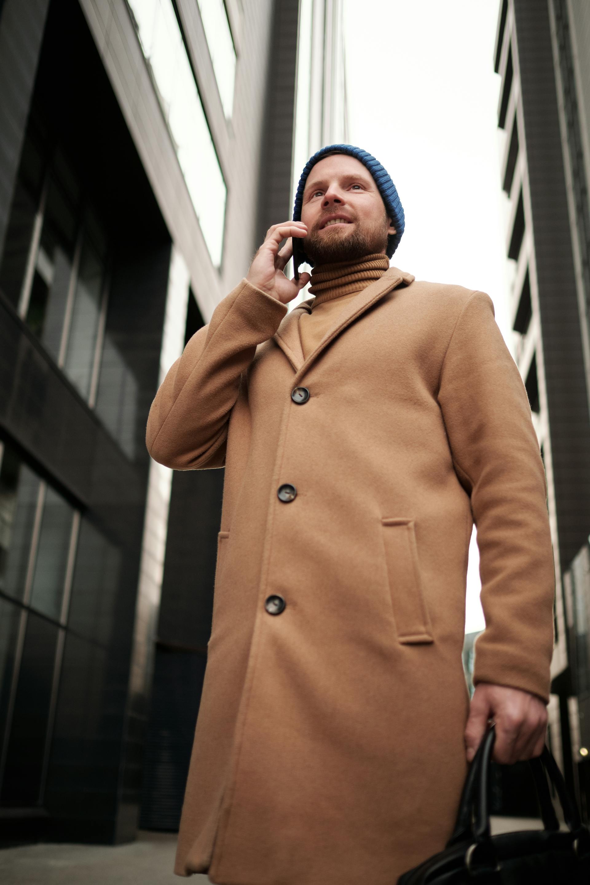 A man talking on the phone | Source: Pexels