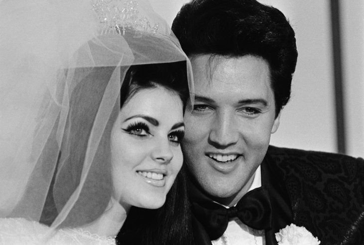 Elvis and Priscilla at their wedding in 1967. | Source: Getty Images 