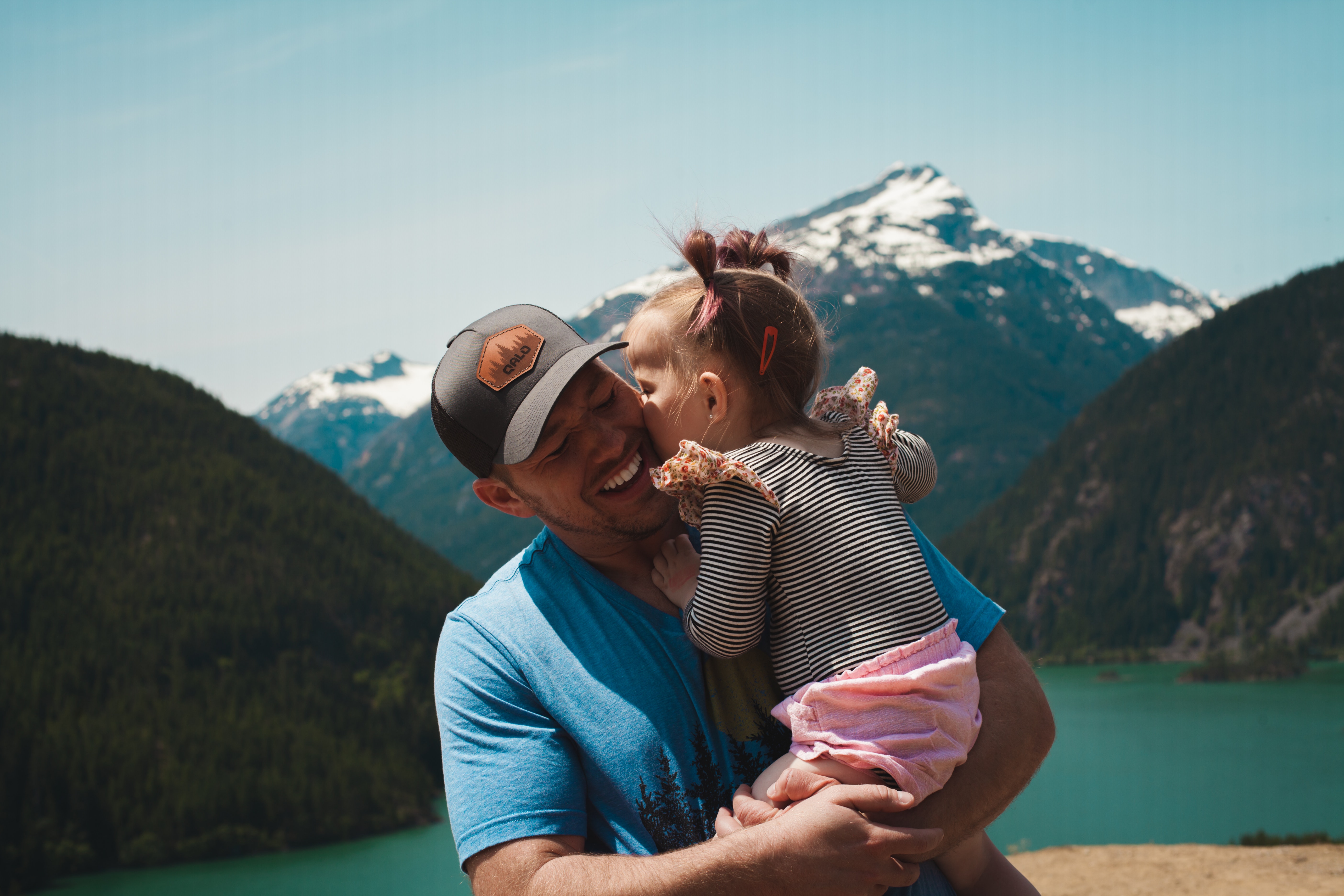 The dad seemed to favor his daughter. | Source: Pexels