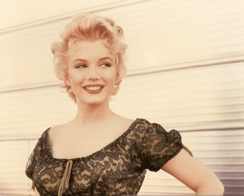  Die Schauspielerin Marilyn Monroe in einer Szene aus "Bus Stop" von 1956. | Quelle: Getty Images