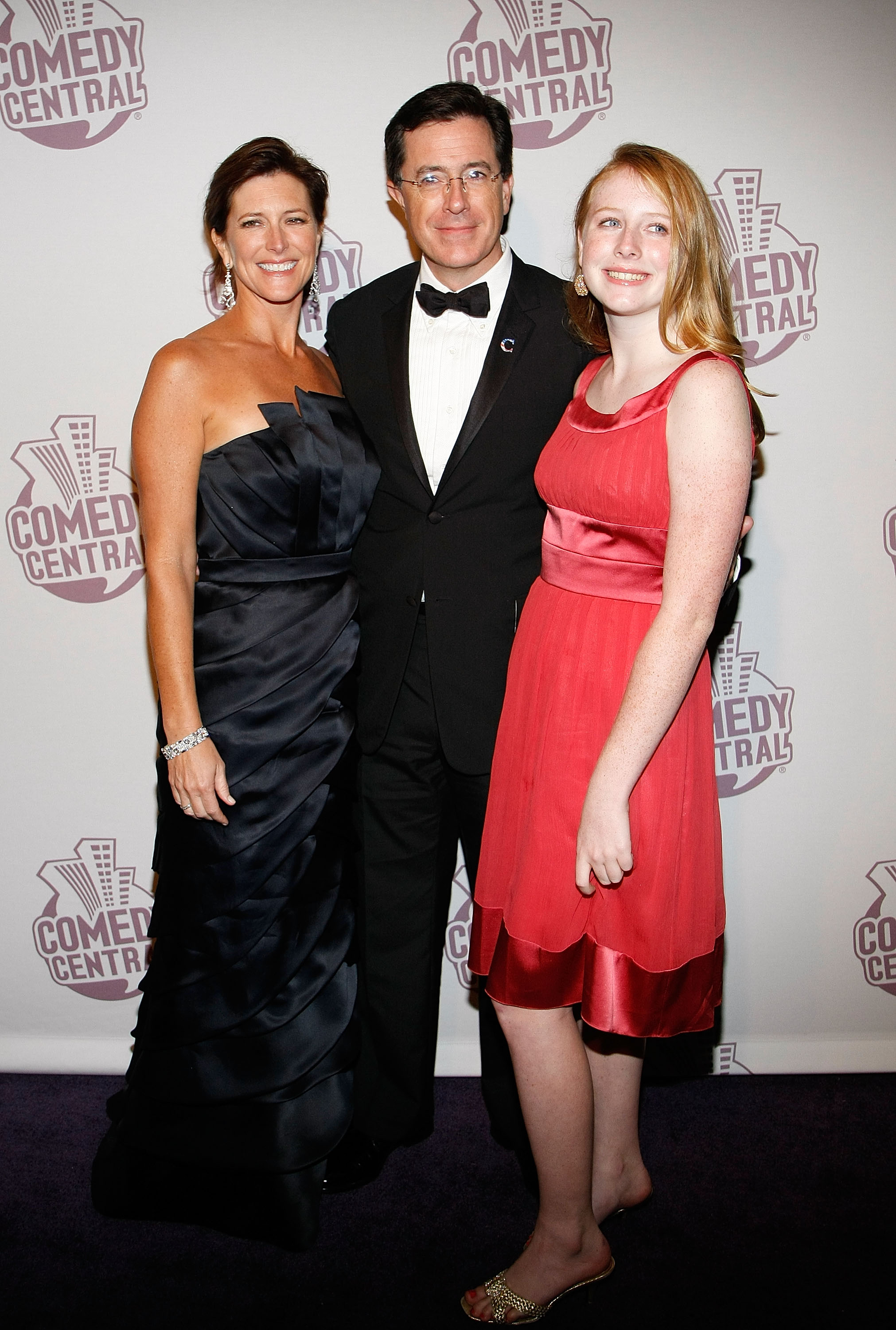 Stephen Colbert (C), his wife Evie Colbert (L) and daughter Madeleine Colbert (R) arrive at Comedy Central's Emmy Awards party at the STK restaurant September 21, 2008, in Los Angeles, California. | Source: Getty Images