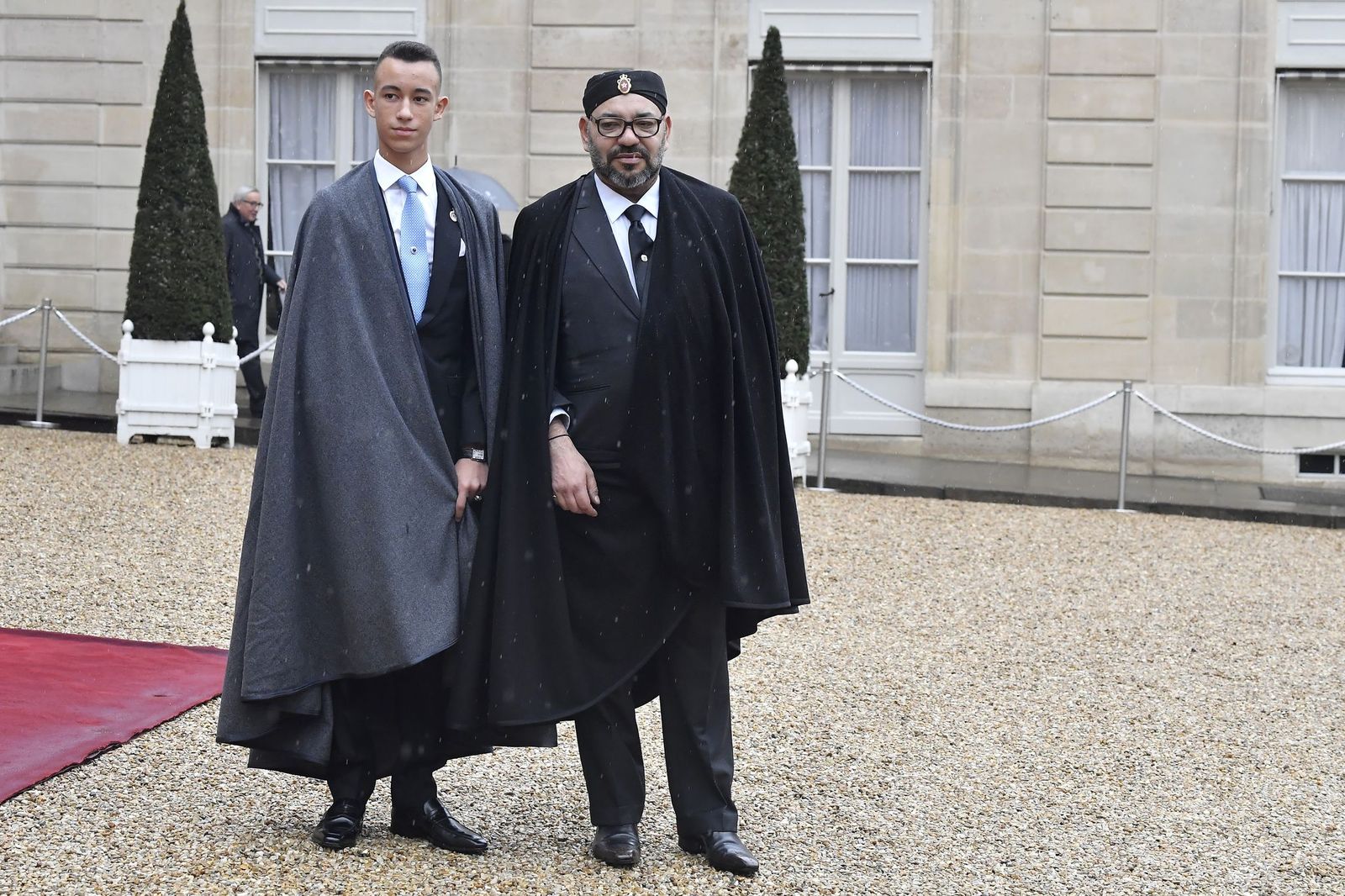 Le roi du Maroc Mohammed VI et son fils le prince | Photo : Getty Images