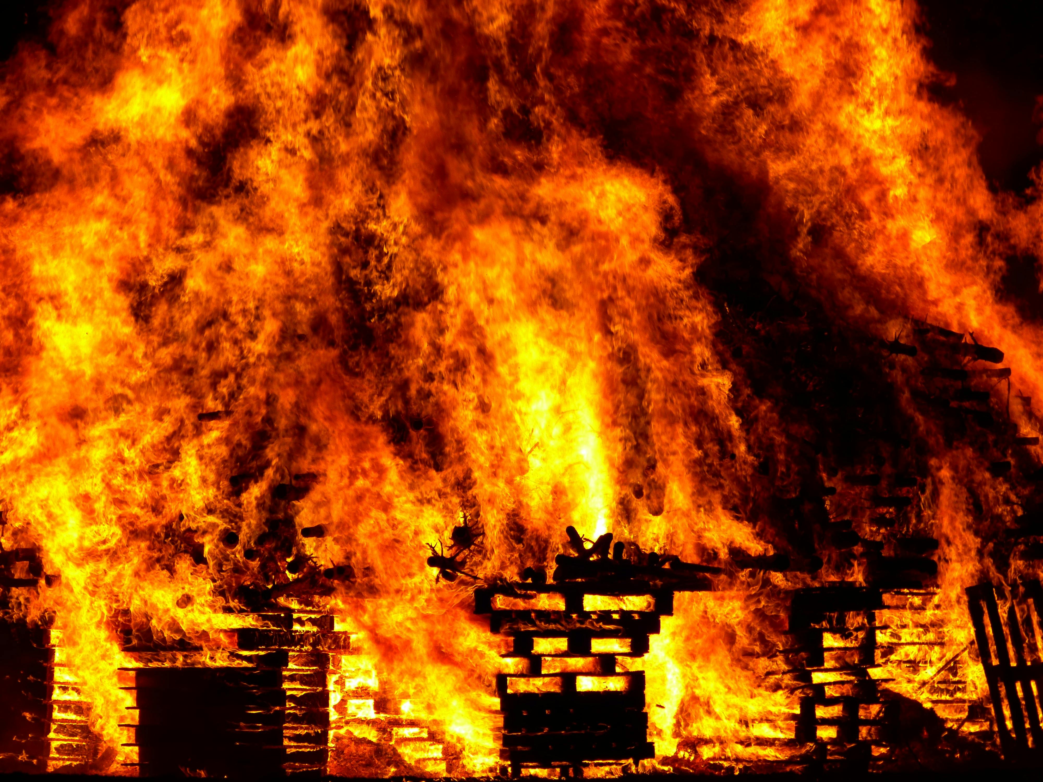 A house engulfed in flames. For illustration purposes only | Source Pexels