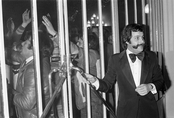 Max Meynier au Théâtre Marigny. | Photo : Getty Images