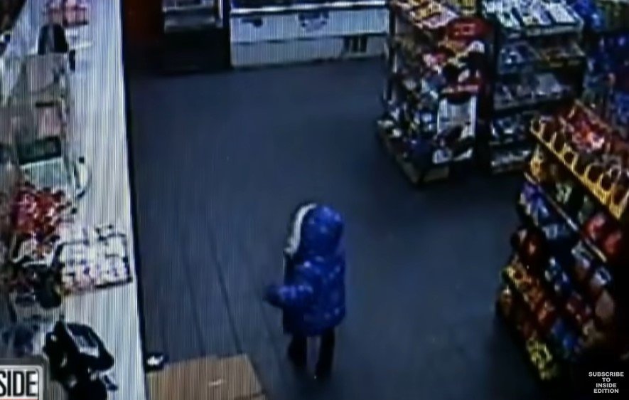Footage of a two-year-old walking around in a convenience store on her own | Source: Youtube/Inside Edition