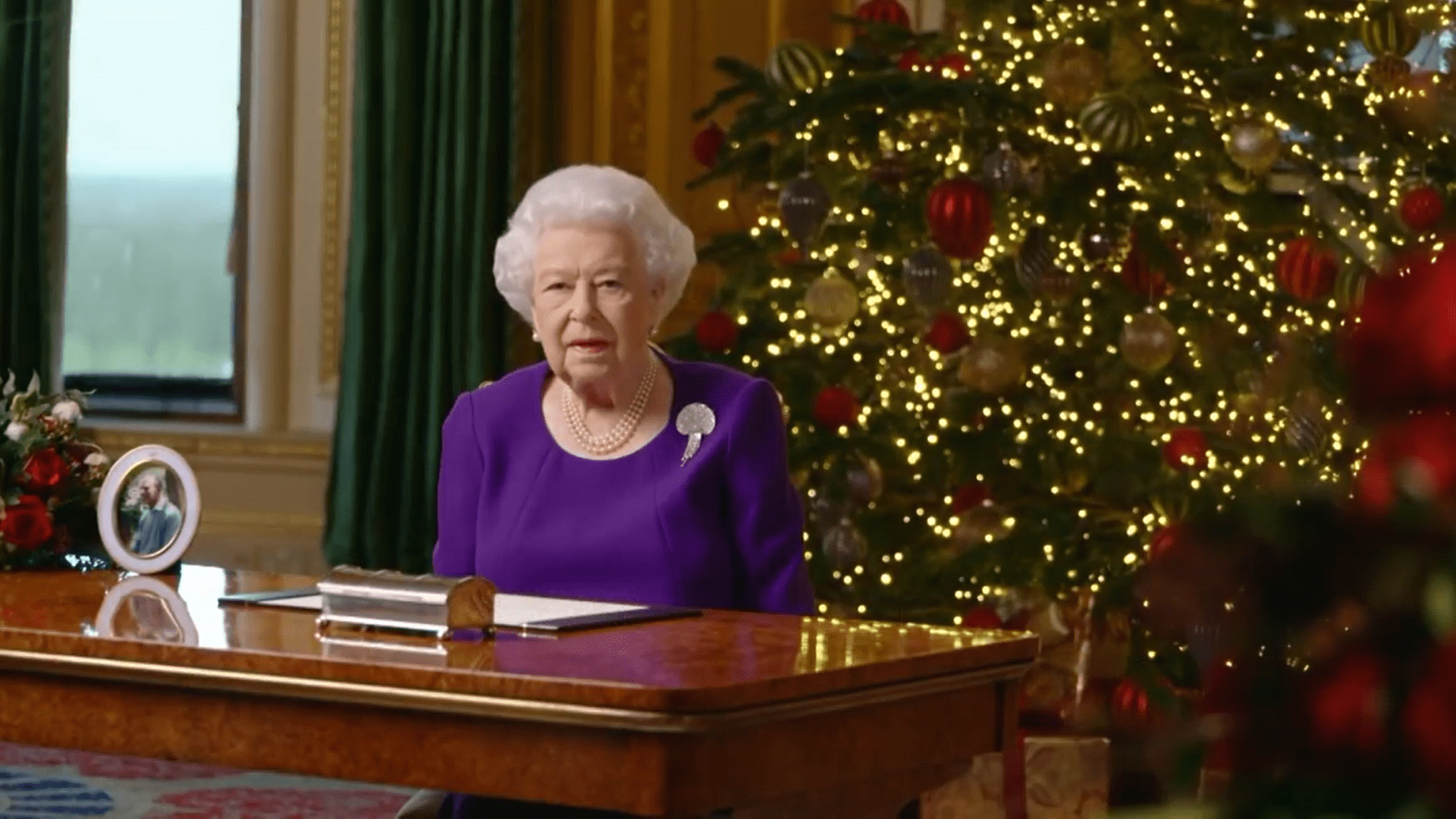 Queen Elizabeth during her Christmas speech from Windsor Castle in December 2020. | Photo: Instagram/theroyalfamily