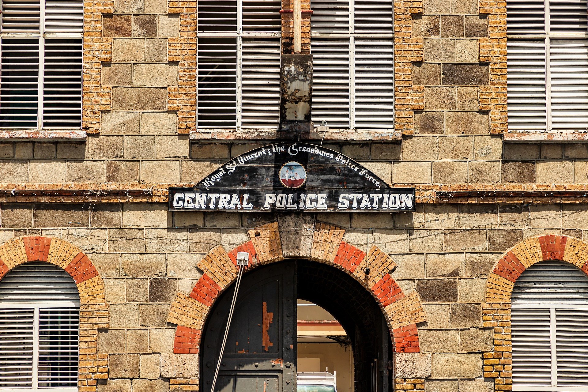 The front of a police station in Kingstown pictured. | Photo: Pixabay.