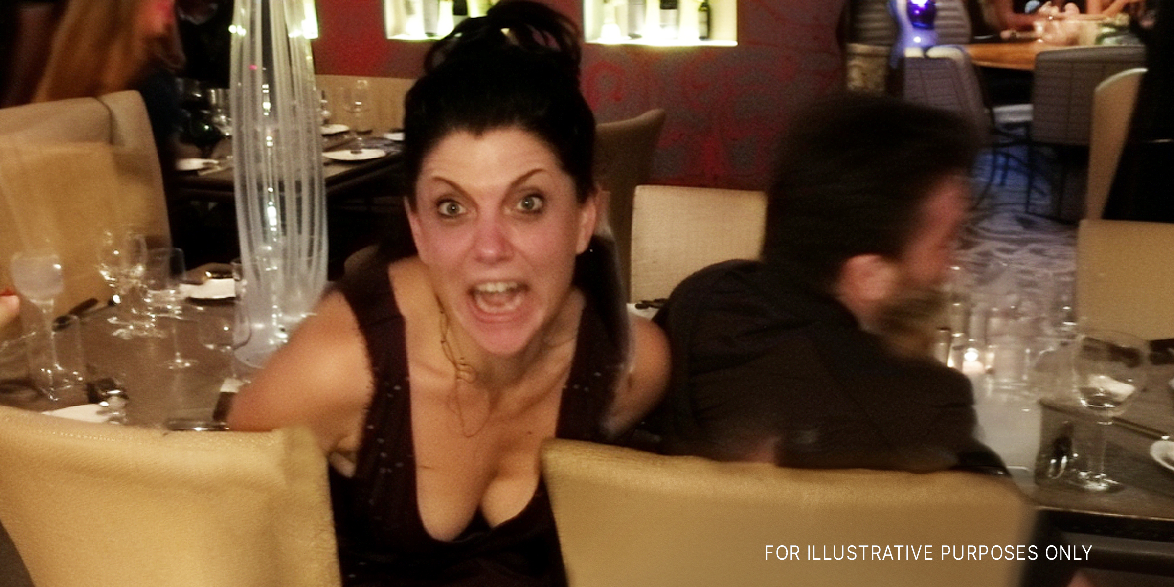 An angry woman at a restaurant | Source: Midjourney