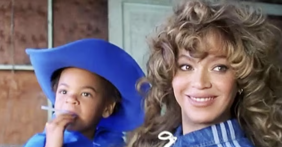 Sir Carter and Beyonce as seen in a video dated August 12, 2021 | Source: YouTube/@EntertainmentTonight