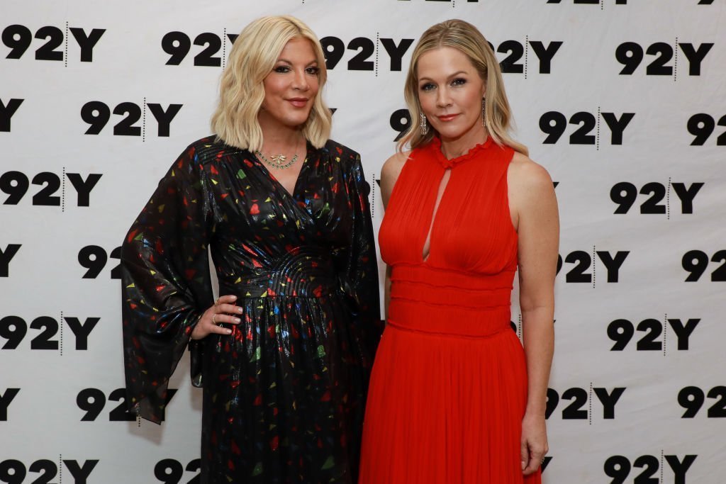 Jennie Garth and Tori Spelling photographed at 92nd Street Y in New York City on August 5, 2019 | Photo: Getty Images