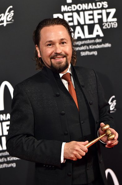 Wolfgang Pauritsch besucht die "Golden Society - Family & Friends" Charity Gala von McDonald's im Hotel Bayerischer Hof am 09. November 2019 in München | Quelle: Getty Images
