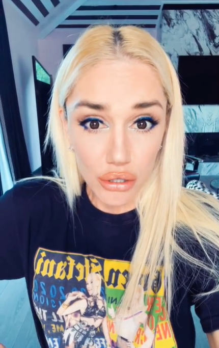 Gwen Stefani's video shows her getting out of sync with her song "Bubble Pop Electric, posted in February 2021 | Source: TikTok/gwenstefani