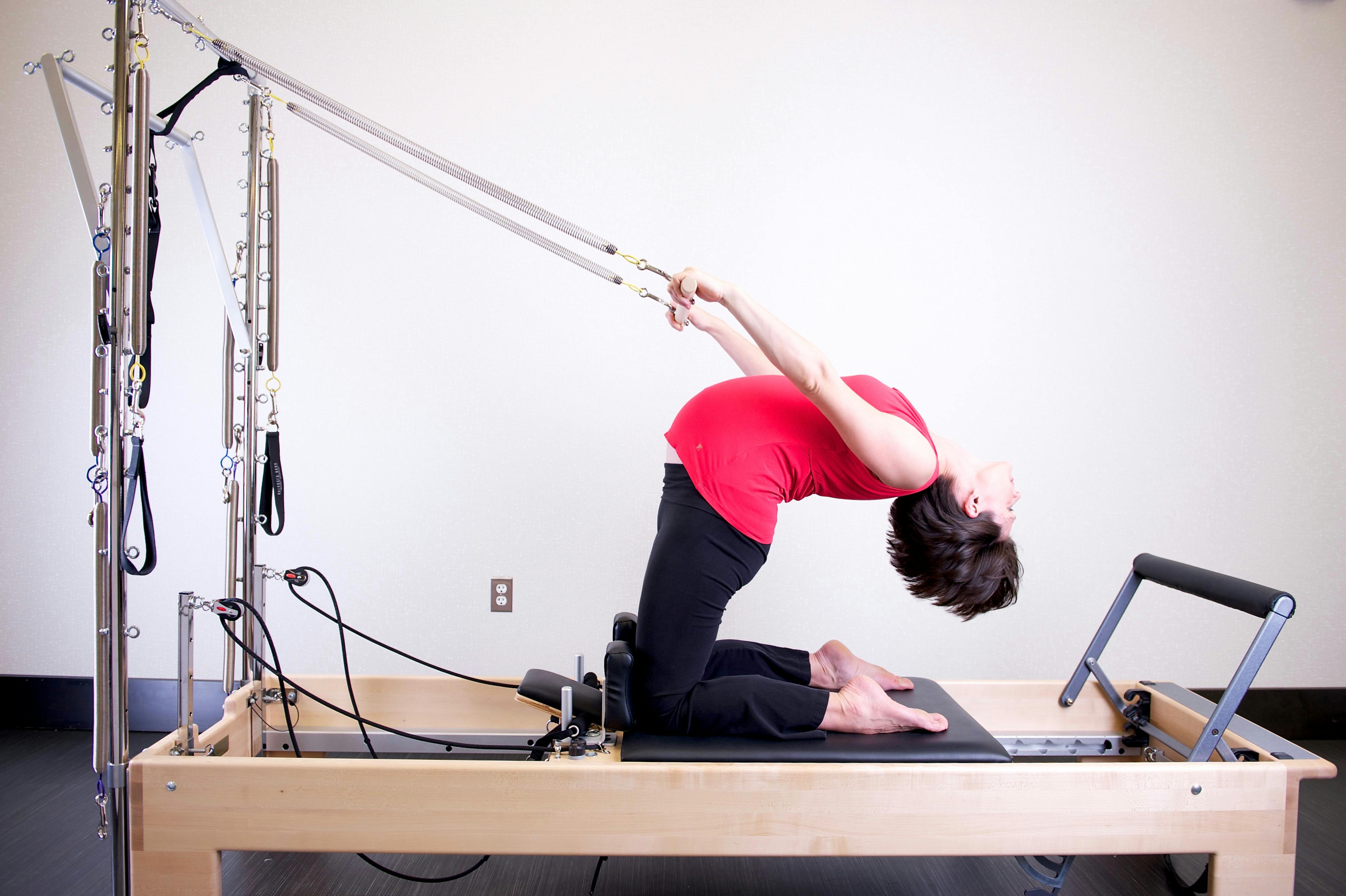A woman doing pilates | Source: Pexels