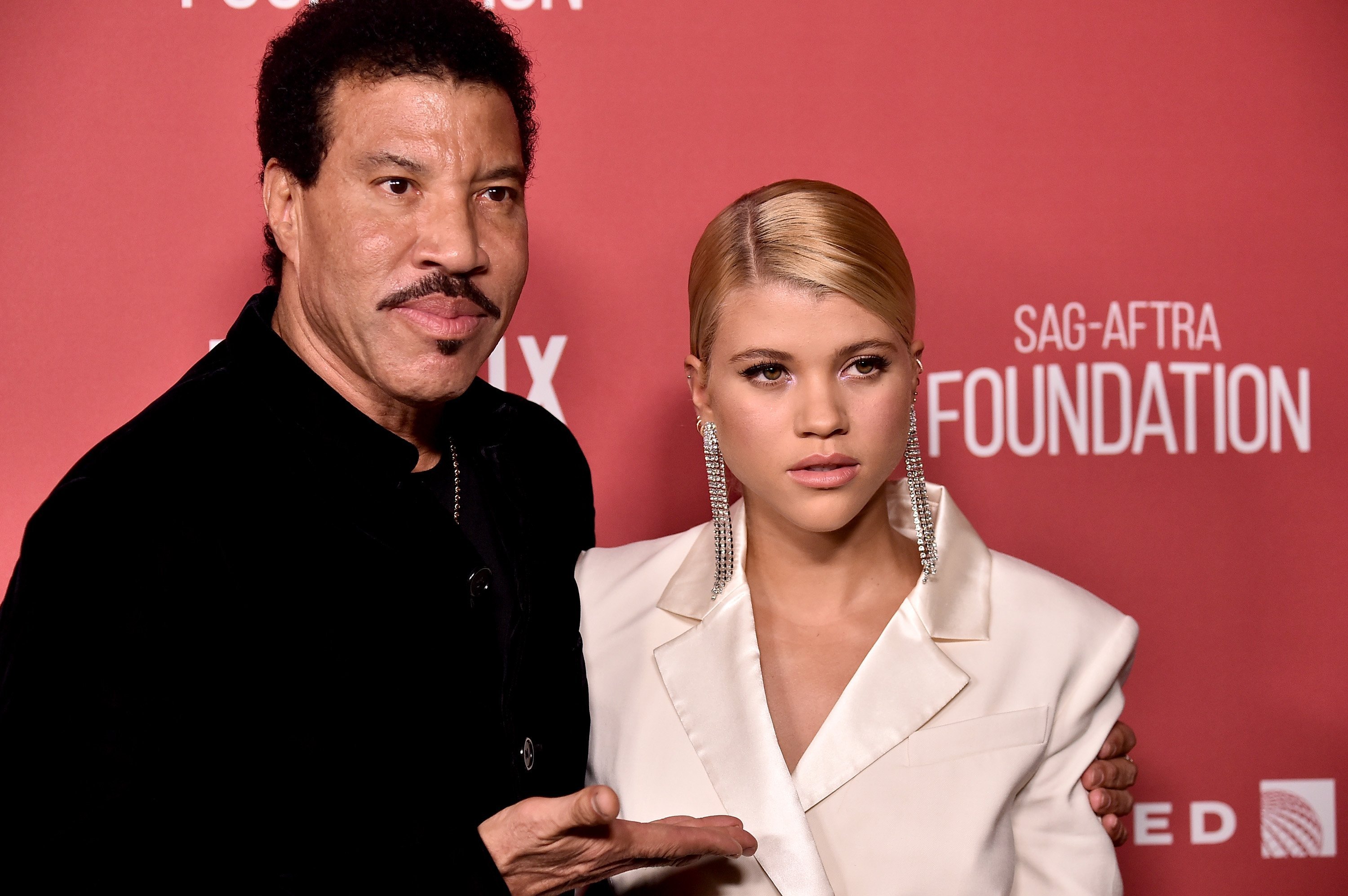 Lionel Richie and Sofia Richie attend the SAG-AFTRA Foundation Patron of the Artists Awards 2017 at the Wallis Annenberg Center for the Performing Arts on November 9, 2017 in Beverly Hills, California. | Photo: GettyImages/Global Images of Ukraine